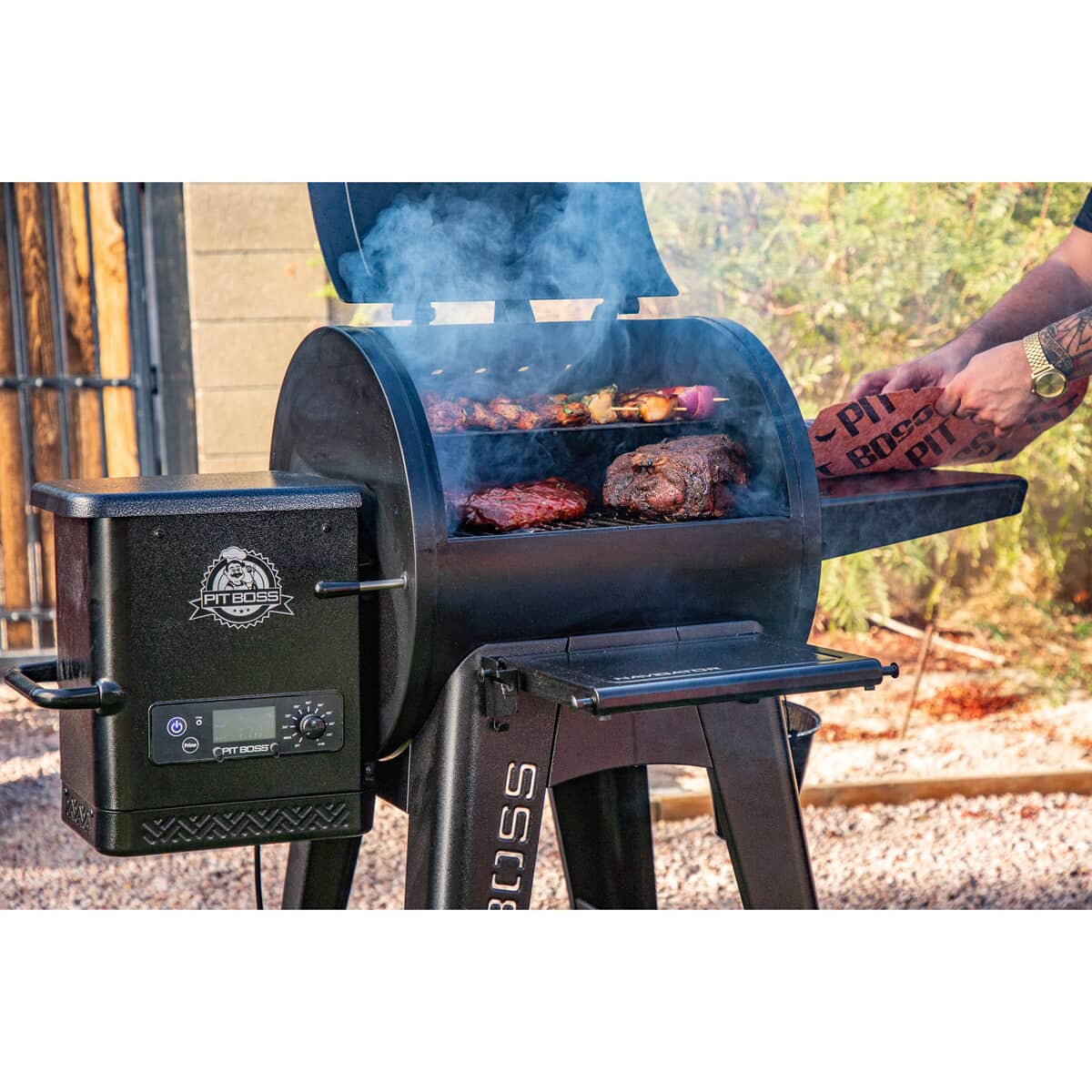 Pit Boss PB550 Navigator Wood Pellet Grill (10613) - BBQ World