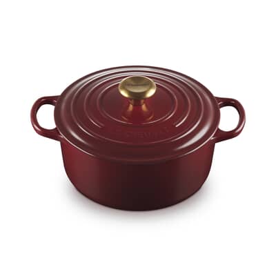 Le Creuset Signature Cast Iron 24cm Round Casserole Garnet