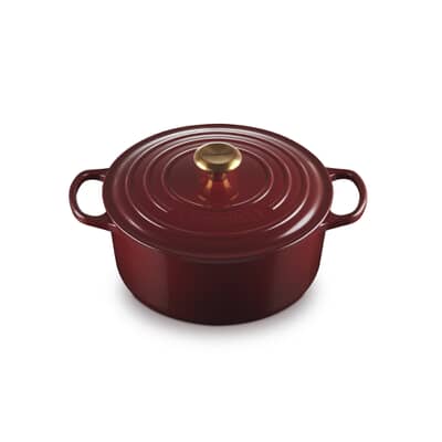 Le Creuset Signature Cast Iron 26cm Round Casserole Garnet