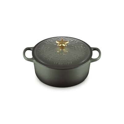 Le Creuset Signature Cast Iron 24cm Christmas Noel Round Casserole Thyme