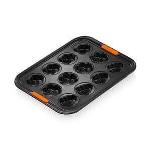 Le Creuset 12 Cup Holiday Cakelet Tray