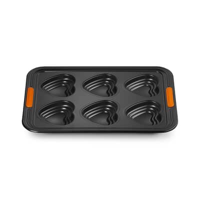 Le Creuset 6 Cup Tiered Heart Tray