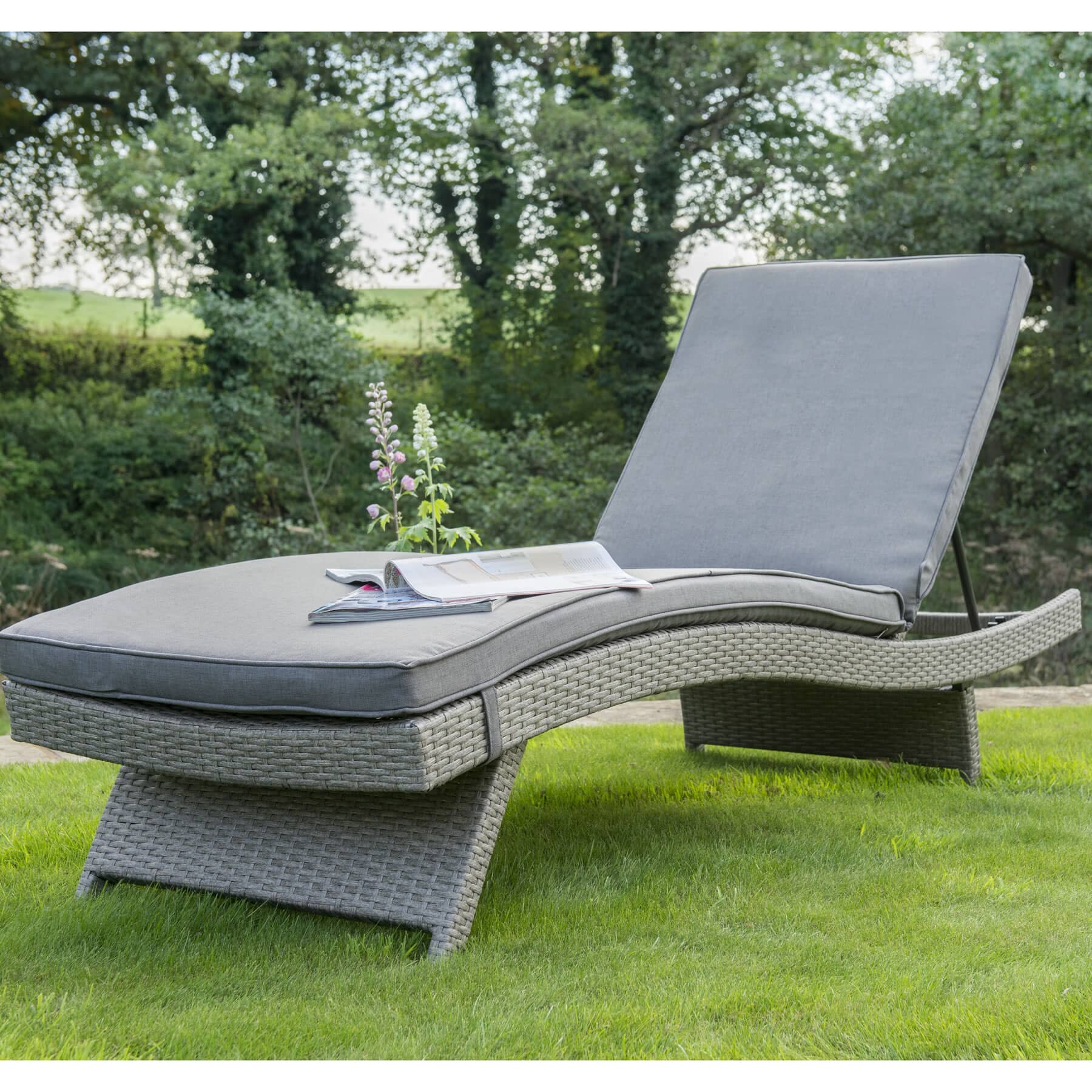 Kettler Lounger Whitewash with Taupe Cushions (03058145510) Garden