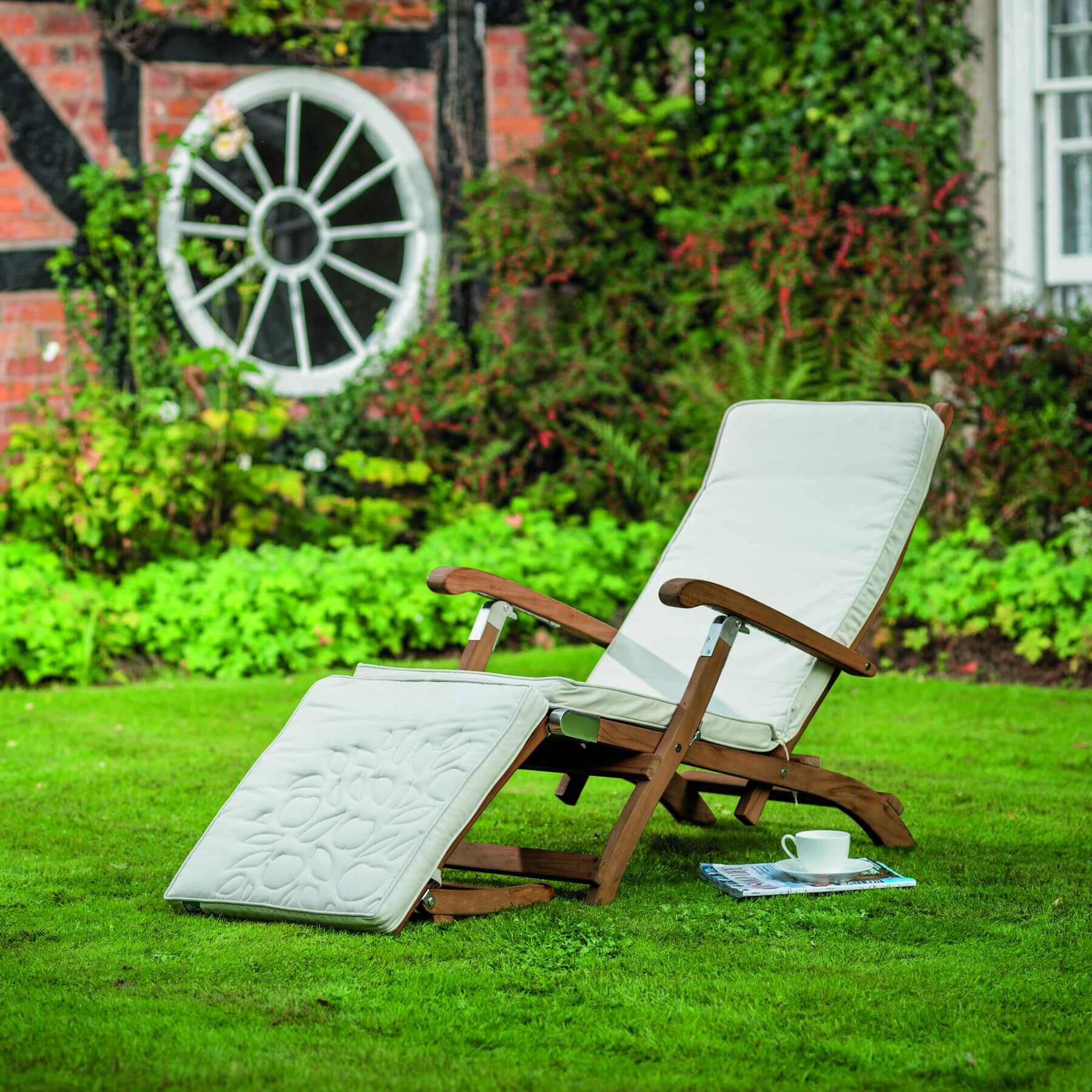 RHS Chelsea Steamer Chair Natural Acacia 0896611 7001 Garden Furniture World