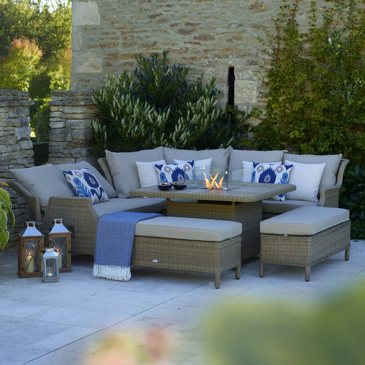 Bramblecrest Oakridge Reclining Modular Sofa with Square Casual