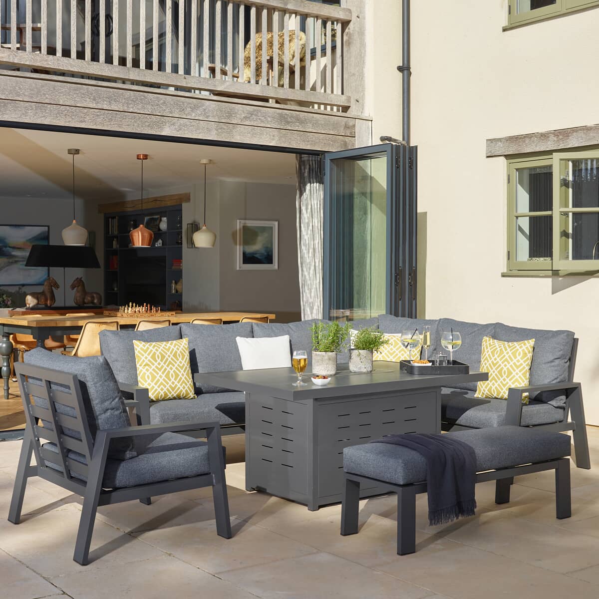 Bramblecrest on sale balcony set