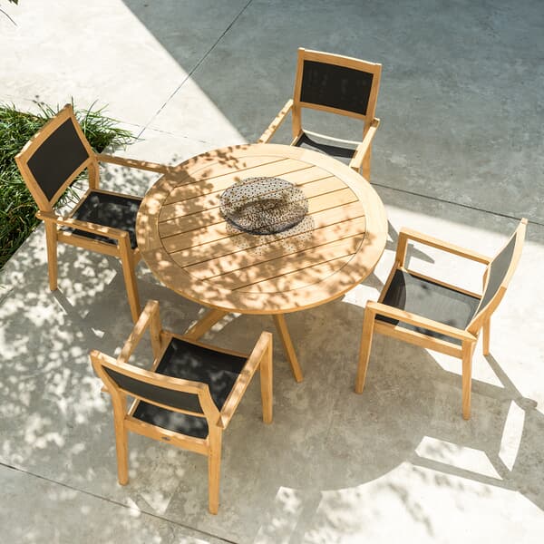 Alexander Rose Tivoli Roble 4 Seat Round Dining Set