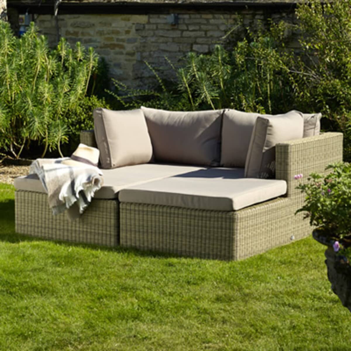 Bramblecrest Sahara 2 Seat Love Set (BSAHSET17) Garden Furniture World