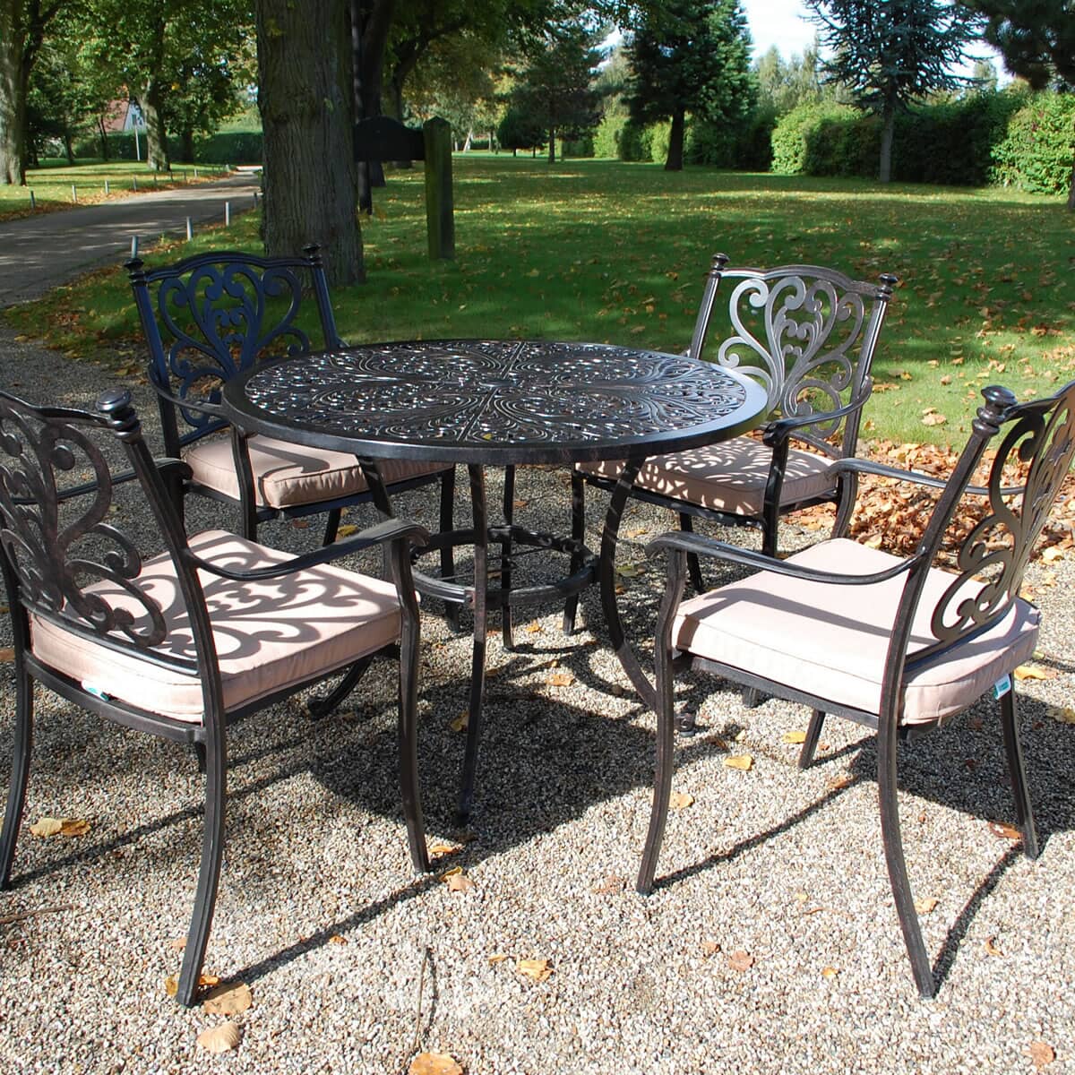LeisureGrow Devon 105cm Round 4 Seat Dining Set (DVONSET1) Garden
