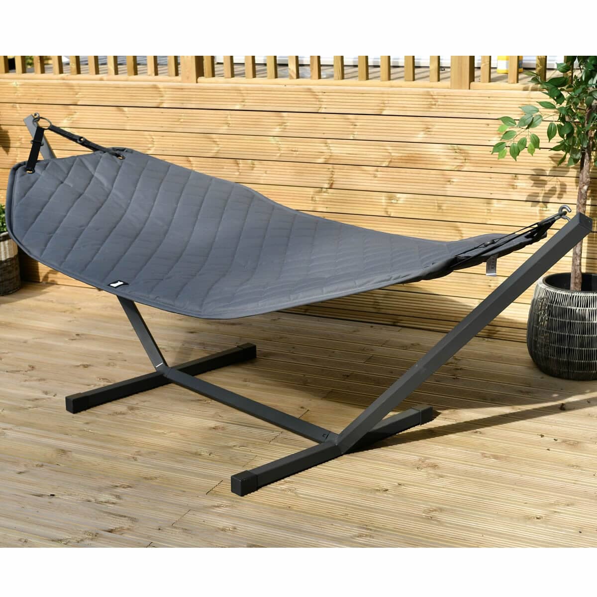 Extreme lounging garden discount hammock