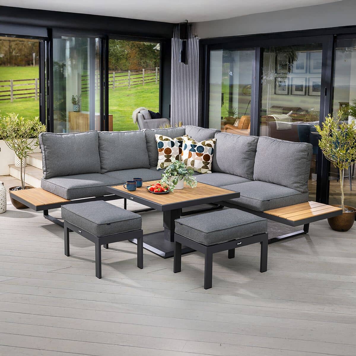 Hartman Sonas Square Platform Set