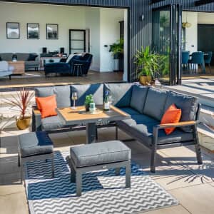 Hartman Asher Square Casual Dining Set with Height Adjstable Table