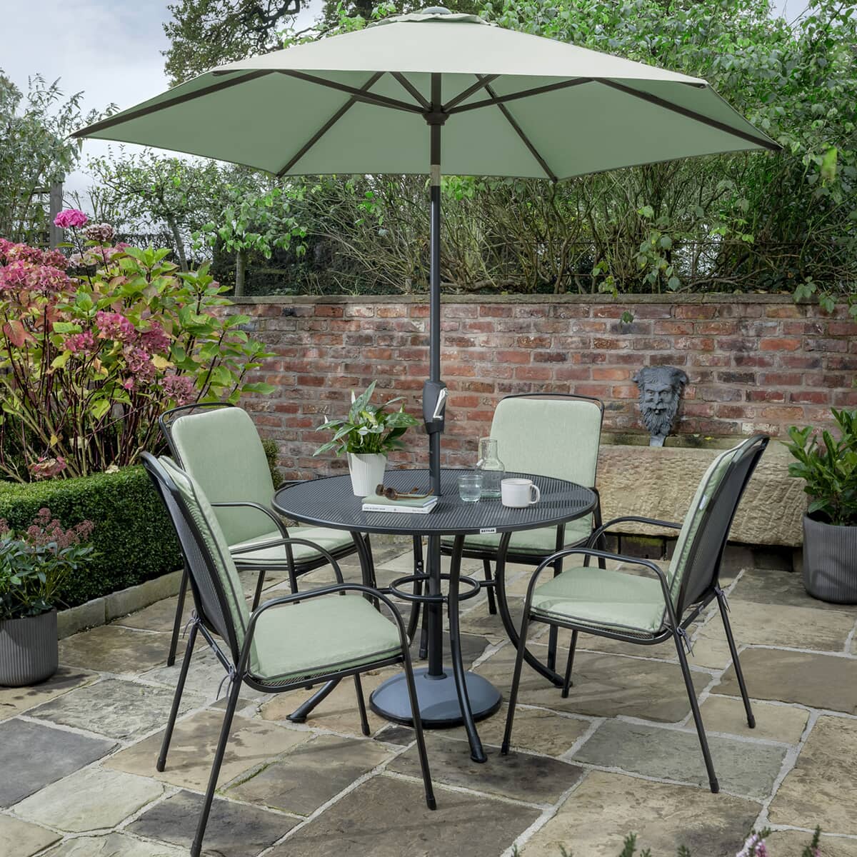 Kettler Savita 4 Seat Round Mesh Top Table Set with Sage Cushions and Parasol