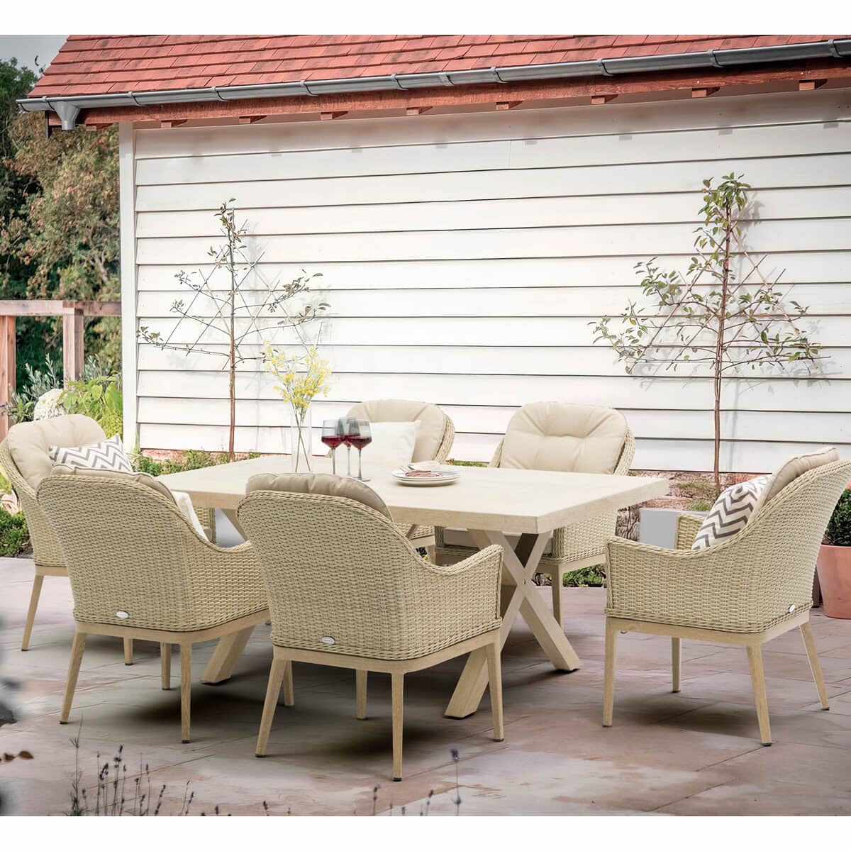 Bramblecrest Monterey Deluxe Vogue Rattan 6 Seat Rectangle Dining Set
