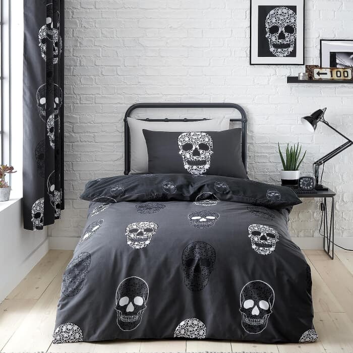 Catherine Lansfield Skulls large