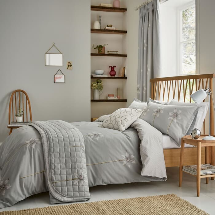 Sanderson Thalia large