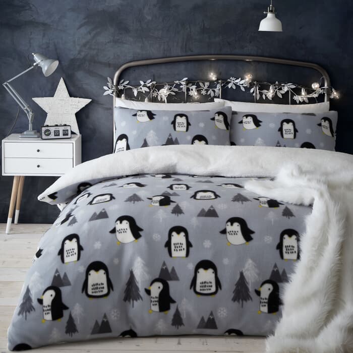 Catherine Lansfield Cosy Penguin Fleece large