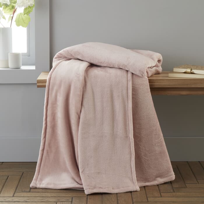 Catherine Lansfield Raschel Velvet Touch Throw Blush large