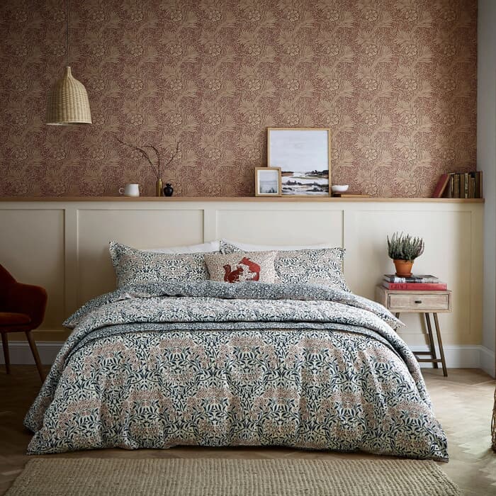 William Morris Michaelmas Daisy large