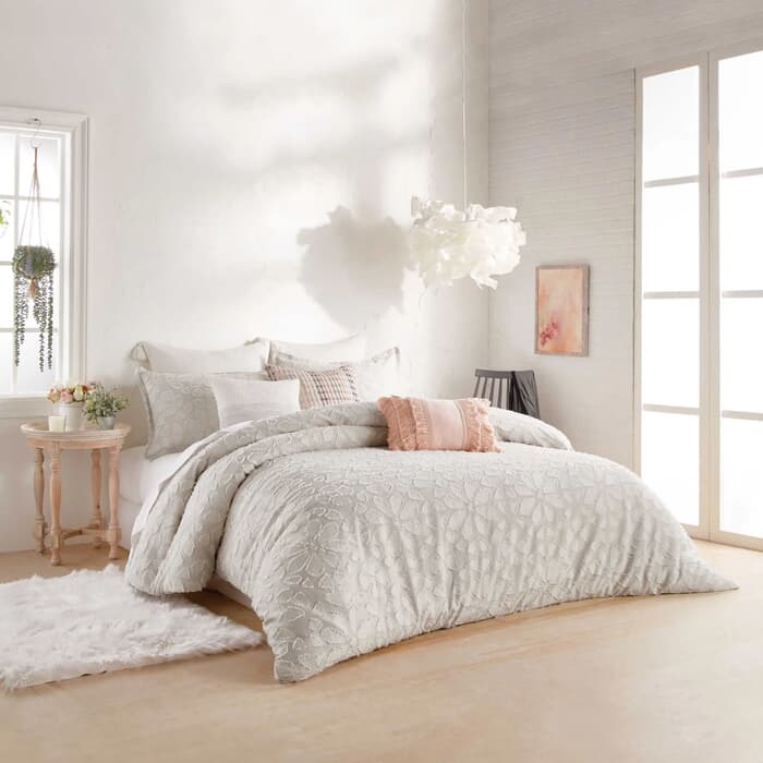Peri Home Clipped Floral Natural large
