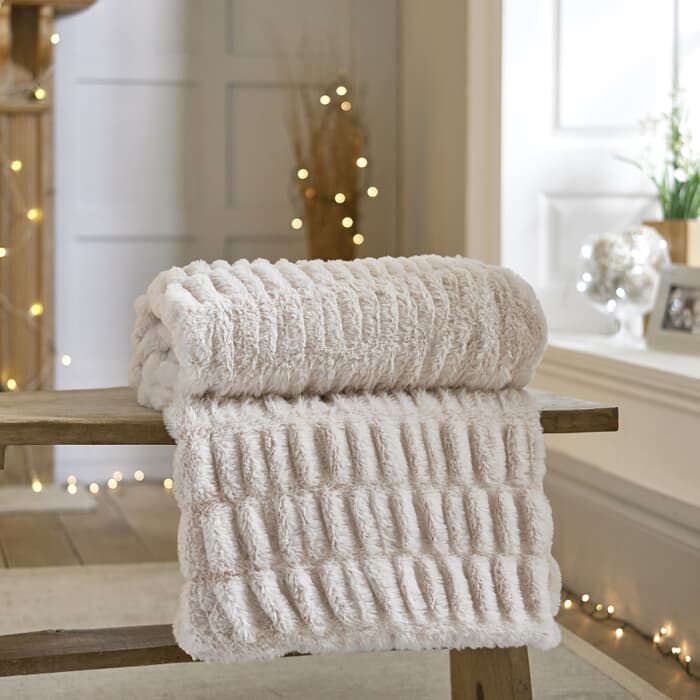 Deyongs New Hampshire Throw Blush large