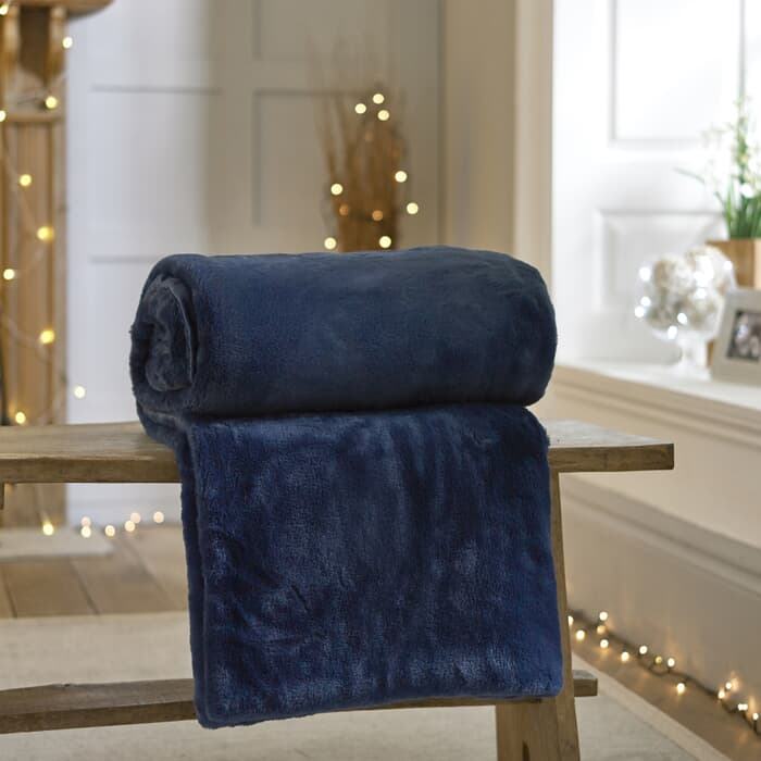 Deyongs Aspen Throw Navy large