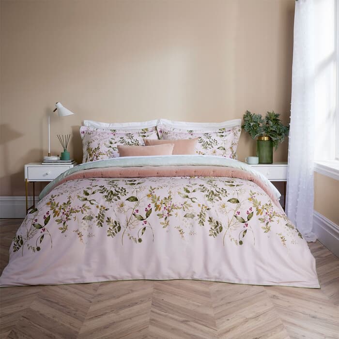 Christy Botanica Claret large
