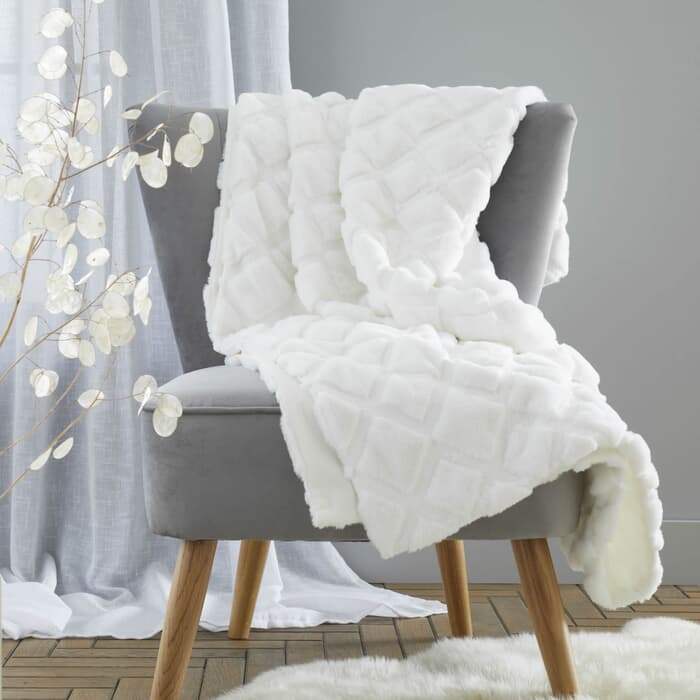 Catherine Lansfield Cosy Diamond Throw White large