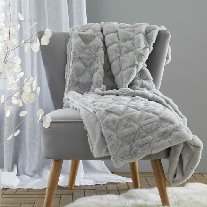 Catherine Lansfield Cosy Diamond Throw Silver large