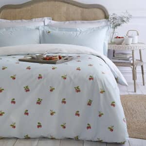 Strawberries Mist Blue