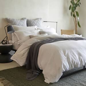 Relaxed Organic Retreat White