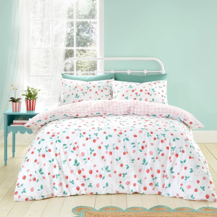 Catherine Lansfield Strawberry Garden White/Red large