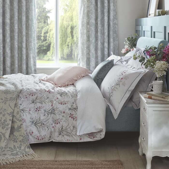Laura Ashley Mosedale Posy Soft Natural large