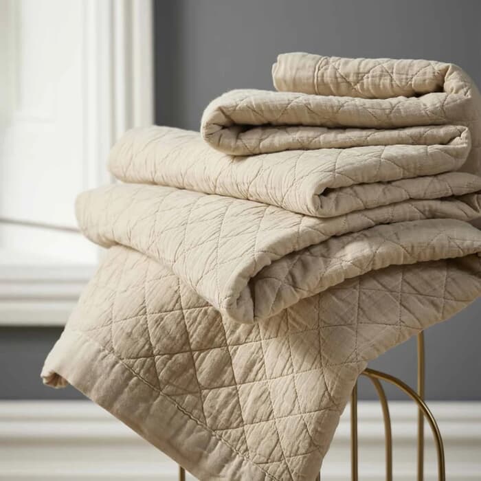 Christy Porto Throw Biscuit large