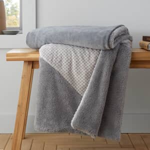 Cosy Larsson Geo Fleece Throw Grey