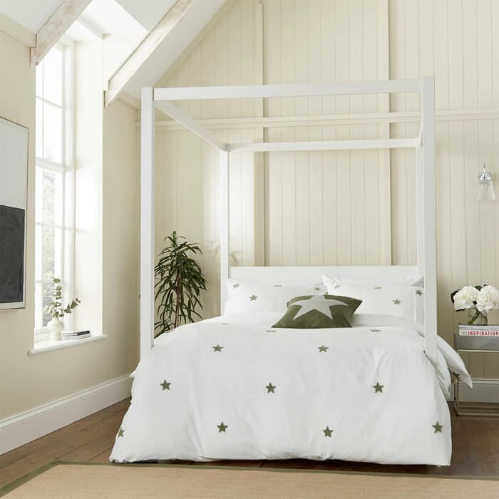 Helena Springfield Tufted Star in Green  large