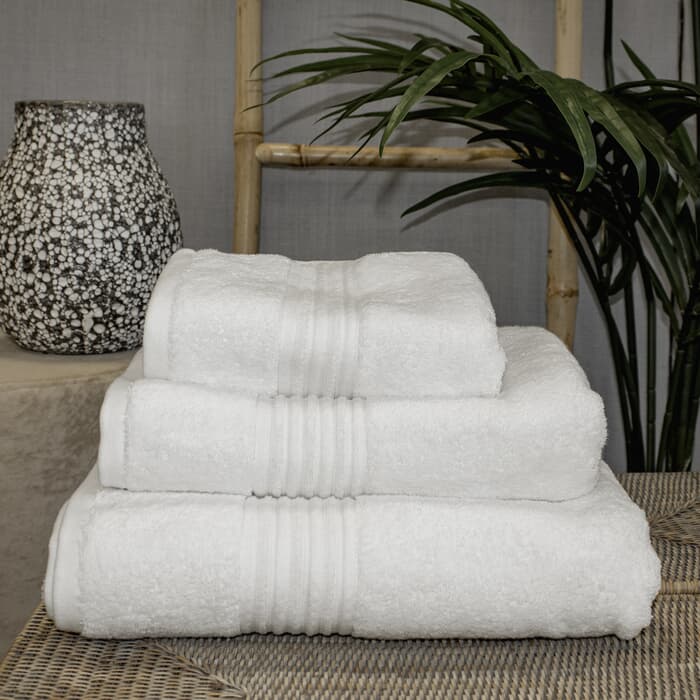 Vantona Luxe Towels 700GSM White large