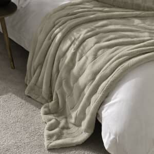 Empress Faux Fur Throw Oatmeal