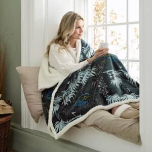Heated Throw Peacocks Teal