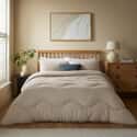 Tufted Dots Natural Oat