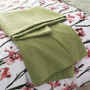 Diagonal T Matelasse Throw Green