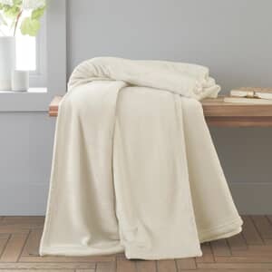 Raschel Velvet Touch Throw Cream