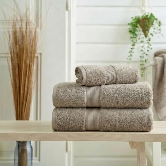 Deyongs Studio 1846 Plush Towels Biscuit large