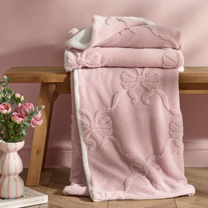 Catherine Lansfield Carved Bow Pink Throw large