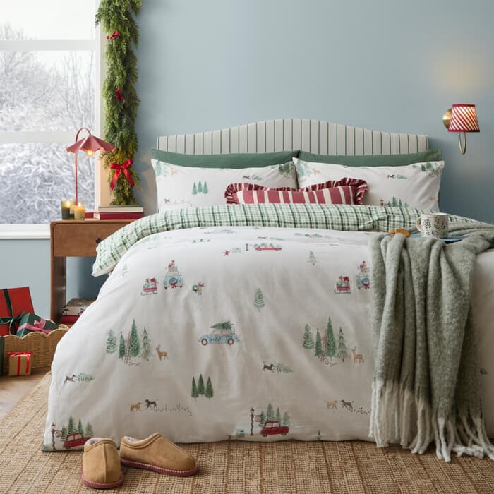 Furn Christmas Tree Lane large